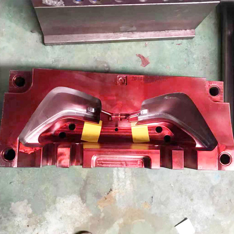 擋泥板模具及產(chǎn)品